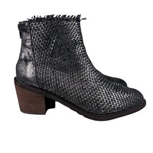 Band of Gypsies Cortez metallic stacked block heel back zip bootie size 6.5